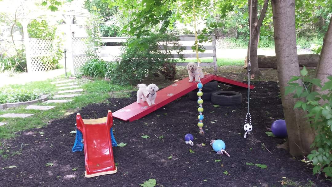 Pupvacay's Sniffspot (Private)