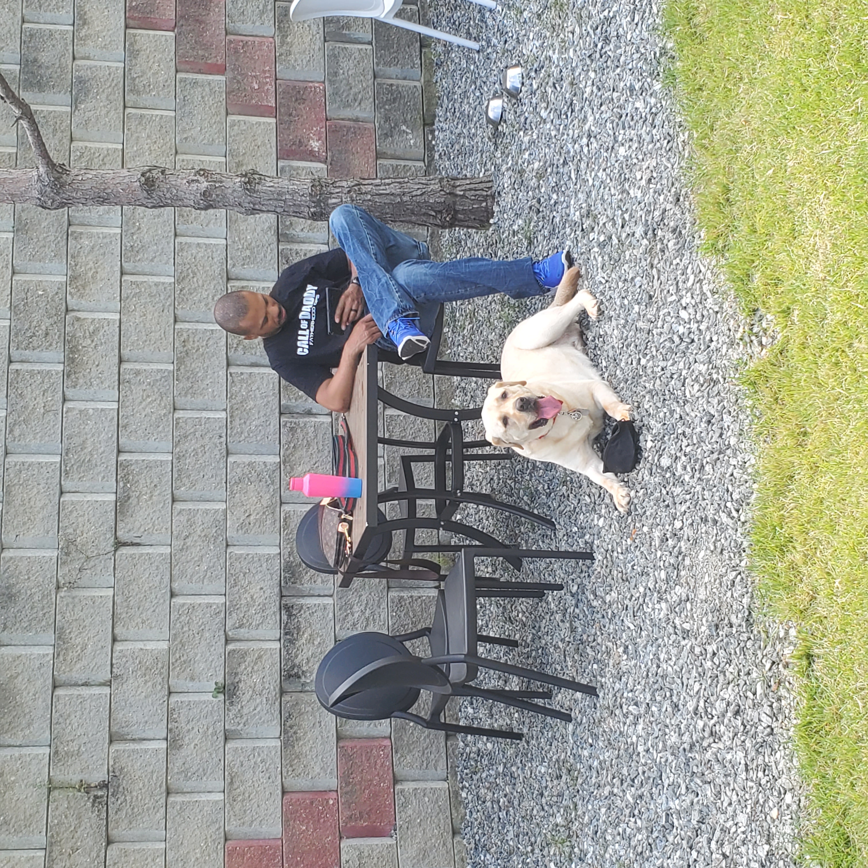 Dooley Pet's & Riverun Dessert Cafe